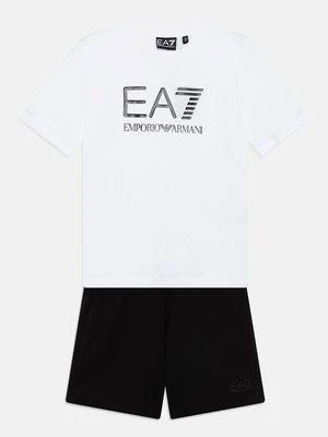 Szorty EA7 Emporio Armani