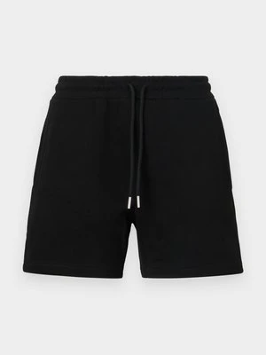 Szorty Essential Collective