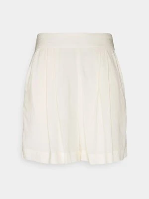Szorty Gina Tricot