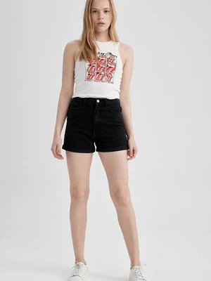 Szorty jeansowe DeFacto