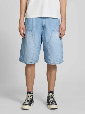 Szorty jeansowe o kroju regular fit z detalami z logo REVIEW