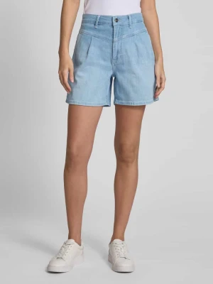 Szorty jeansowe o kroju relaxed fit z zakładkami w pasie Rich & Royal