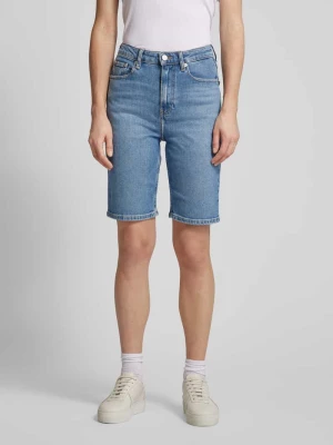 Szorty jeansowe o kroju slim fit z detalem z logo Tommy Hilfiger