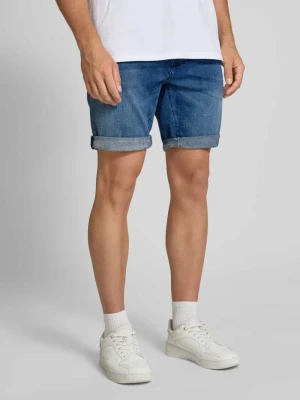 Szorty jeansowe o kroju tapered fit z listwą guzikową Replay