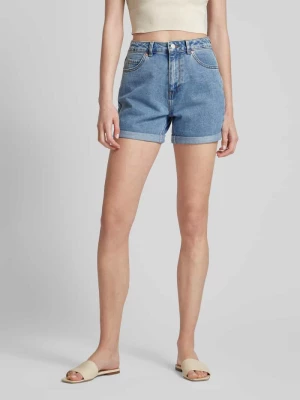 Szorty jeansowe o luźnym kroju w jednolitym kolorze model ‘ZURI’ Vero Moda