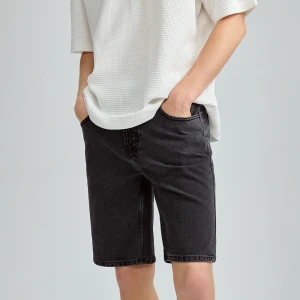 Zdjęcie produktu Szorty jeansowe straight fit czarne House