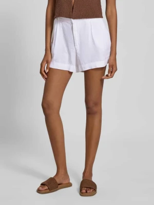 Szorty lniane o kroju regular fit z zakładkami w pasie Gina Tricot