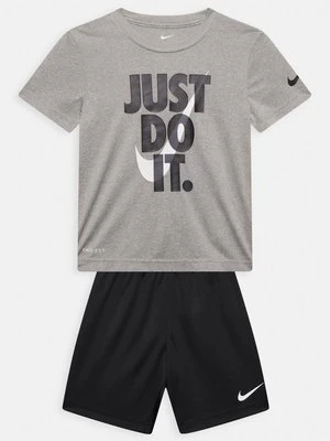 Szorty Nike czarny