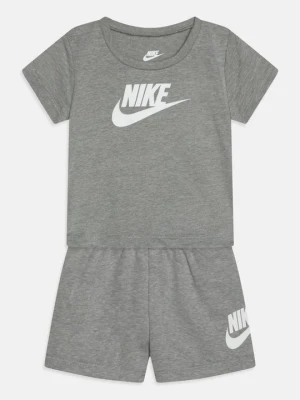 Szorty Nike jasnoszary