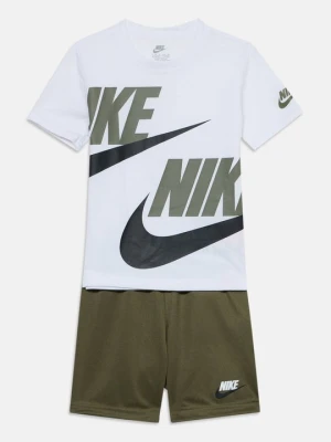 Szorty Nike oliwkowy