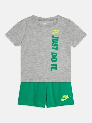 Szorty Nike Sportswear