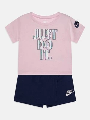 Szorty Nike Sportswear