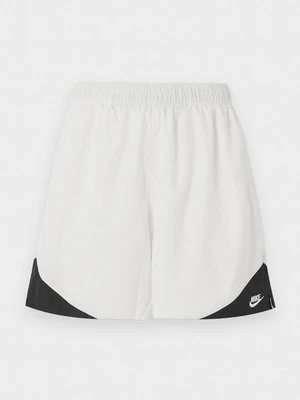 Szorty Nike mleczny
