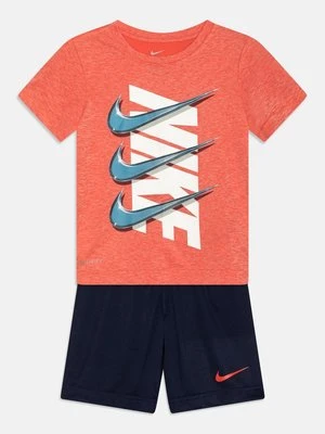 Szorty Nike granatowy