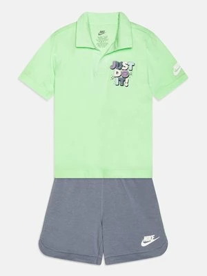 Szorty Nike szary