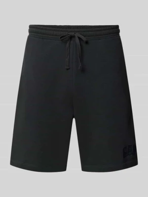 Szorty o kroju prostym z wyhaftowanym logo model 'Heritage' GAP Antracytowy