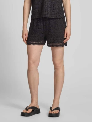 Szorty o kroju regular fit z efektem podpalania model ‘MAYA’ Vero Moda