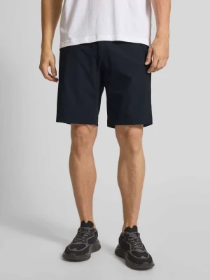 Szorty o kroju regular fit z szybkoschnącego materiału BOSS Green