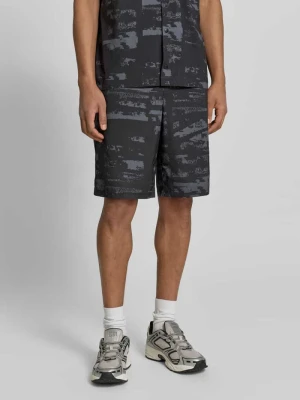 Szorty o kroju regular fit ze wzorem na całej powierzchni model 'Globe AOP' BOSS Green