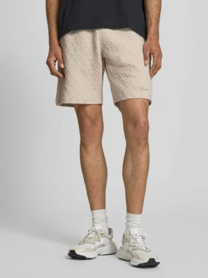 Szorty typu sweat o kroju relaxed fit z fakturowanym wzorem model 'Jovren' Pegador Złamany biały