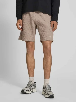 Szorty typu sweat o kroju relaxed fit z fakturowanym wzorem model 'Jovren' Pegador