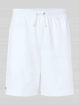 Szorty o kroju relaxed fit z naszywką z logo Lacoste Biały
