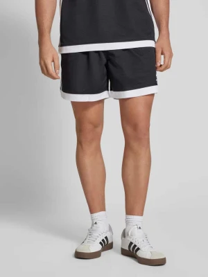 Szorty o kroju relaxed fit z wyhaftowanym logo model ‘Mockeylet’ adidas Originals
