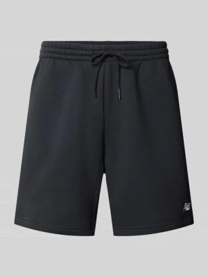 Szorty o kroju relaxed fit z wyhaftowanym logo New Balance