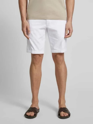 Szorty o kroju slim fit z troczkiem Bugatti