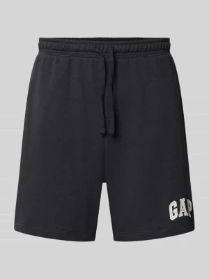 Szorty o kroju straight fit z wyhaftowanym logo model 'Arch' GAP Antracytowy