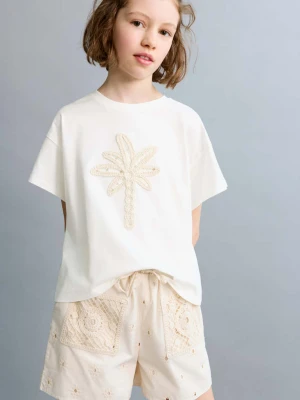 Szorty o prostym kroju z haftem kremowy / écru - Dzieci - lata - MANGO KIDS