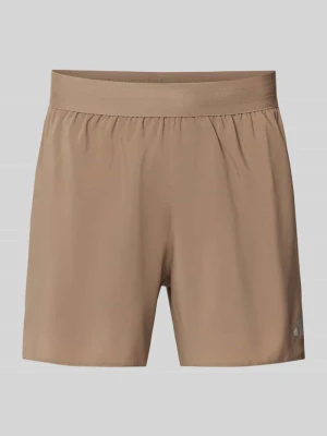 Szorty sportowe o kroju regular fit z nadruk z logo model 'Run Ess Shor M' Adidas Khaki