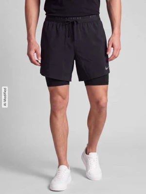 szorty sportowe o kroju regular fit z technologią dri-fit model 'STRIDE 5IN HYBRID' Nike Czarny