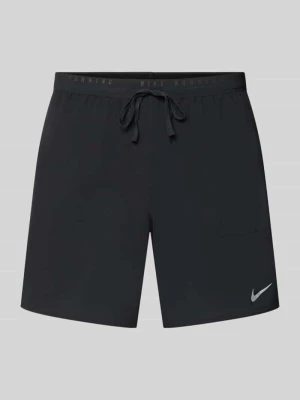 szorty sportowe o kroju regular fit z technologia dri-fit model 'STRIDE' Nike Czarny