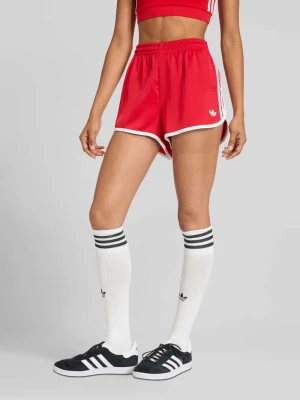 Szorty treningowe o kroju comfort fit z detal z logo adidas Originals