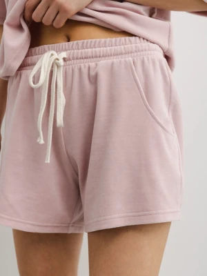 Szorty welurowe w kolorze DUSTY PINK - PETREY-L Marsala