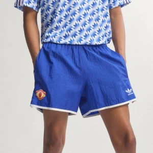 Szorty wyjazdowe Manchester United 90 Adidas Bold Blue