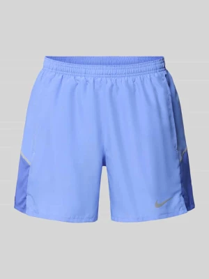 Szorty z bocznymi wpuszczanymi kieszeniami i nadrukiem z logo Nike Training