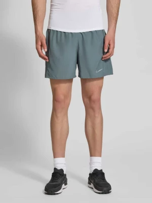 Szorty z bocznymi wpuszczanymi kieszeniami i nadrukiem z logo Nike Training
