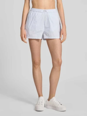 Szorty z detalem z logo REVIEW