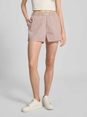 Szorty z detalem z logo REVIEW