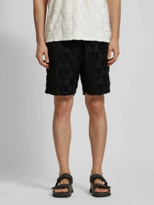 Szorty z dzianiny dresowej o kroju regular fit z fakturowanym wzorem model ‘BEACHWEAR’ Carlo Colucci Czarny