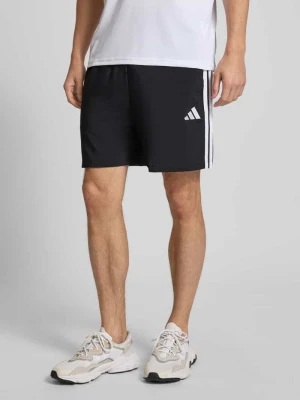 Szorty z dzianiny dresowej o kroju regular fit z wyhaftowanym logo model ‘Chelsea’ ADIDAS SPORTSWEAR