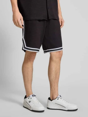 Szorty z dzianiny dresowej o kroju relaxed fit z fakturowanym wzorem model ‘Barkan’ Pegador