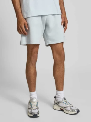 Szorty z dzianiny dresowej o kroju relaxed fit z wyhaftowanym logo Pegador