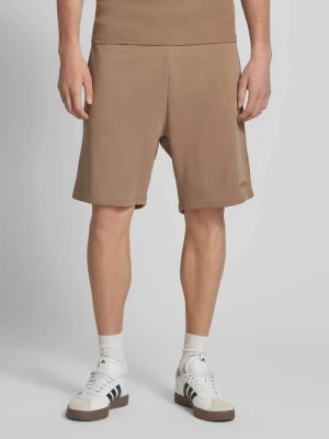 Szorty z dzianiny dresowej o kroju relaxed fit z wyhaftowanym logo REVIEW