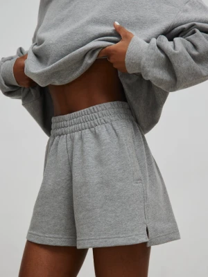 Szorty z dzianiny dresowej w kolorze DEEP GREY MELANGE - LE PETIT-XL Marsala