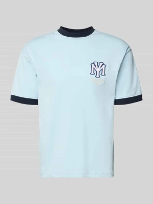 t-shirt o kroju slim fit z wyhaftowanym motywem PROHIBITED