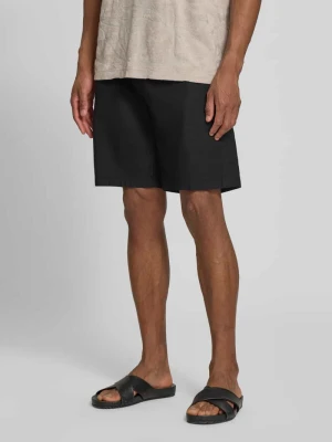 Szorty z kieszenią z tyłu model 'YASAN' drykorn
