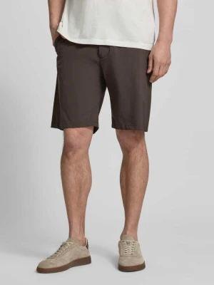 Szorty z kieszeniami z tyłu model 'Yasan' drykorn